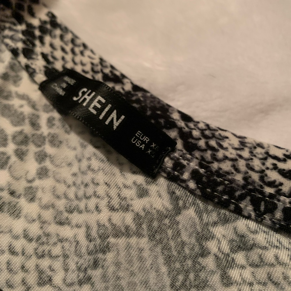 Brand: Shein Size: XS